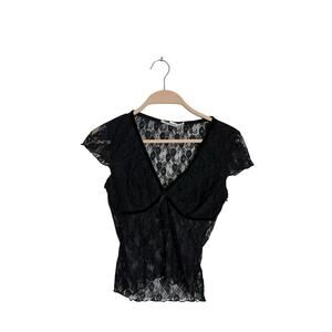 Kimchi Blue Malka Sheer Lace Top Black size medium juniors‎